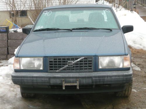 1990 volvo 740 base sedan 4-door 2.3l