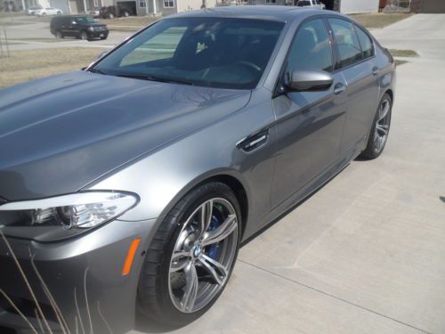 2013 bmw m5 excellent shape!!!!!!!!!