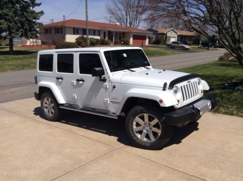 2013 jeep wrangler unlimited sahara sport utility 4-door 3.6l