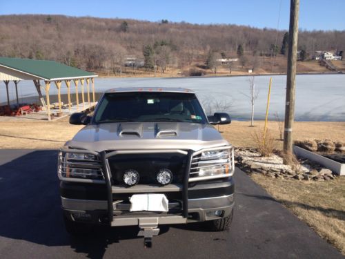 2004 chevrolet silverado 2500 hd ls crew cab pickup 4-door 6.6l duramax diesel