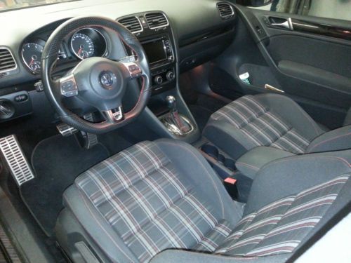 2010 Volkswagen GTI Hatchback 2-Door 2.0L, image 13
