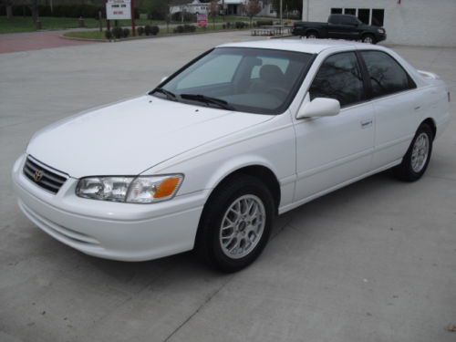 2000 toyota camry le one-owner no accidents