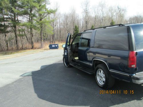 1999 Chevrolet K1500 Suburban LS Sport Utility 4-Door 5.7L, image 3