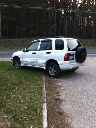 2003 chevrolet tracker lt sport utility 4-door 2.5l