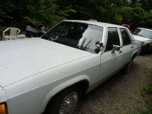 1991 ford ltd crown victoria s sedan 4-door 5.0l w/ police interceptor motor