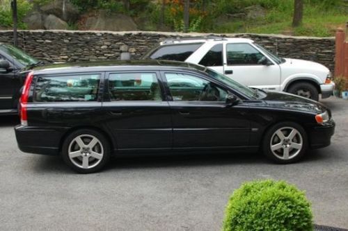 Low miles 2006 volvo v70 r awd great condition