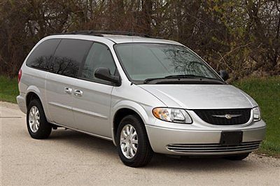 2003 chrysler town &amp; country leather 3rd row video system 1 owner &amp; clean carfax