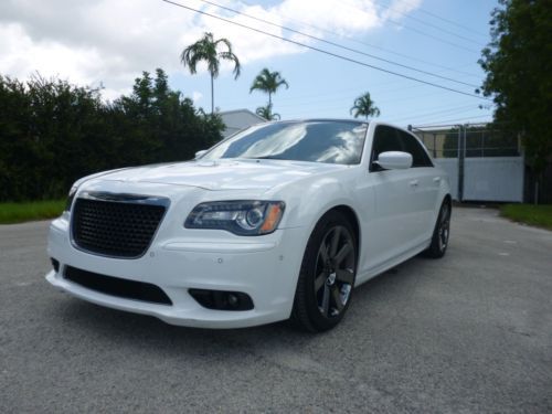 2012 chrysler 300-v8 sedan srt8