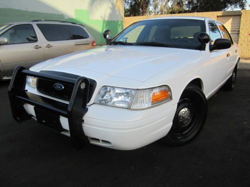 2010 ford crown victoria (p71) in immaculate conditions and shape!!