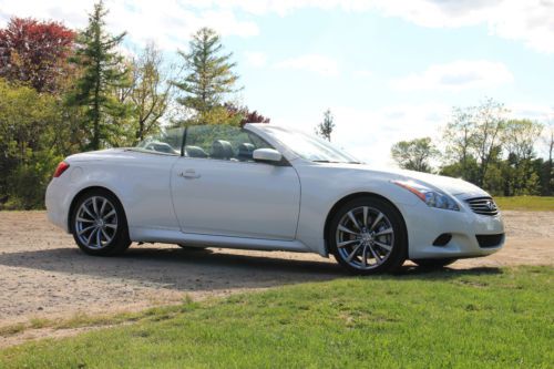 Garage kept 2009 infiniti g37 sport convertible; cam, nav, bose, mt, great price