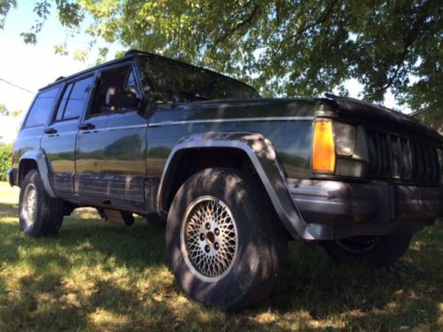 1996 jeep cherokee country 4wd, low miles, loaded, 4.0l, runs 100%, clean