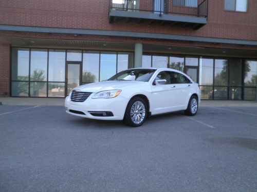 2011 chrysler 200 limited sedan 4-door 3.6l