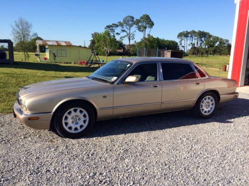 Classic 1999 jaguar xj8l