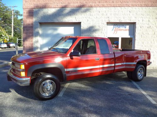 Low miles 4x4 7.4l ex-cab w/ true no reserve