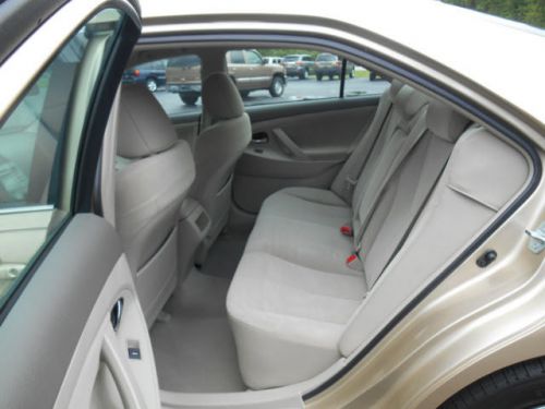 2011 Toyota Camry LE, US $15,988.00, image 2