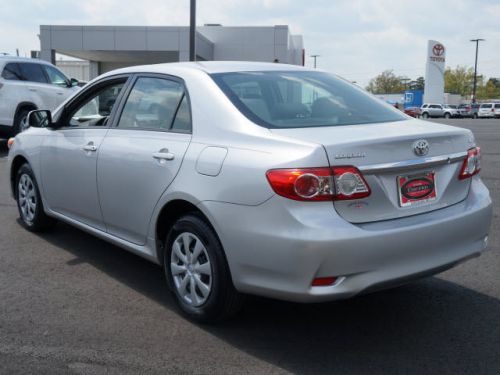 2011 toyota corolla le