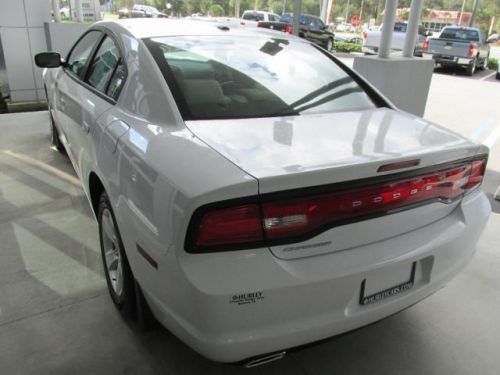 2014 dodge charger se