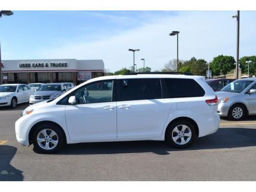 2013 toyota sienna le