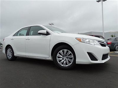 4dr sdn i4 auto le low miles sedan automatic gasoline 2.5l l4 fi dohc 16v white