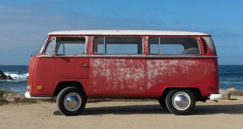 1970 volkswagen bus nice solid driver. california bus. montana red.