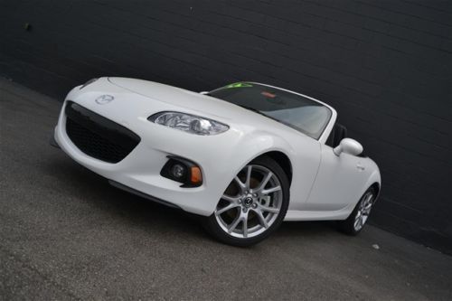 2DR CONV GR New 2.0L Leather seats Convertible roof - Manual Power mirrors, US $30,640.00, image 2