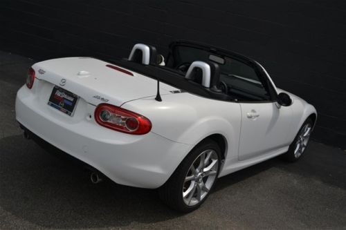 2DR CONV GR New 2.0L Leather seats Convertible roof - Manual Power mirrors, US $30,640.00, image 5