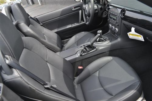2DR CONV GR New 2.0L Leather seats Convertible roof - Manual Power mirrors, US $30,640.00, image 7