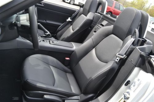 2DR CONV GR New 2.0L Leather seats Convertible roof - Manual Power mirrors, US $30,640.00, image 9