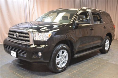 We finance!! sr5 suv 5.7l 4x4,navigation,leather,clean carfax,one owner