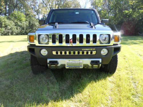 2009 hummer h3 with only 11,900 low miles! 1-owner, clean title, custom!! h1, h2