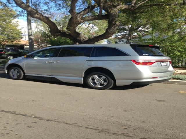 Honda odyssey touring elite mini passenger van 4-d