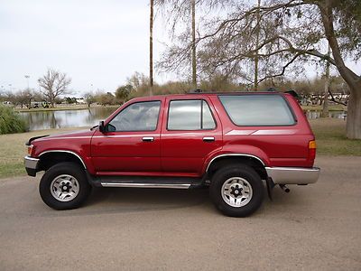 4x4 toyota 4 runner -- super clean - v-6 and manual transmission -- make offer