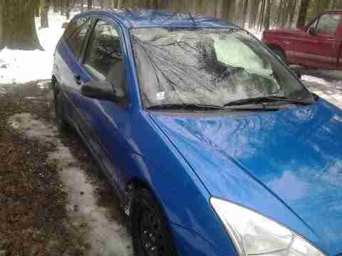 2002 Ford Focus ZX3 Hatchback 3-Door 2.0L 5 speed, image 2