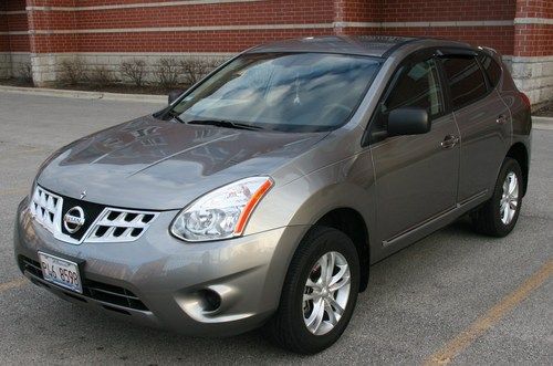 2011 nissan rogue s, fwd, 28 mpg, 9,700 miles, alloy wheels, excellent condition
