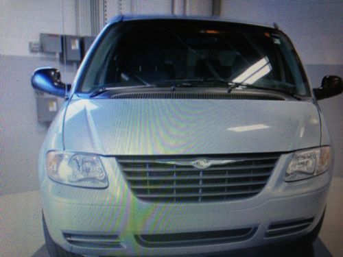 2006 chrysler town &amp; country base minivan
