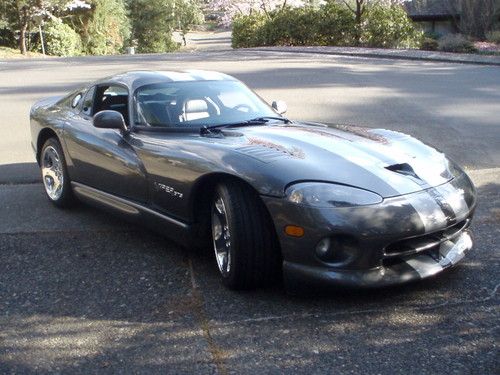 2002 dodge viper gts