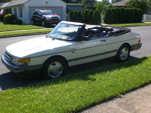 1990 classic saab 900 turbo convertible. mint condition, low miles