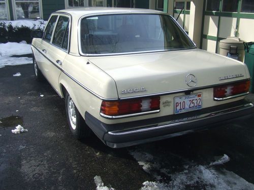 1983 mercedes 300d turbo diesel, excellent condition, only 138xxx miles