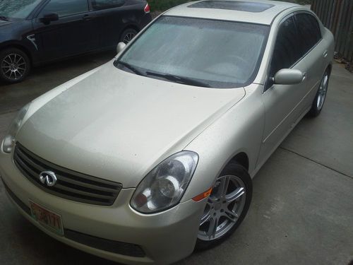 Low miles !!!!!     2005 infiniti g35  sedan 4-door 3.5l