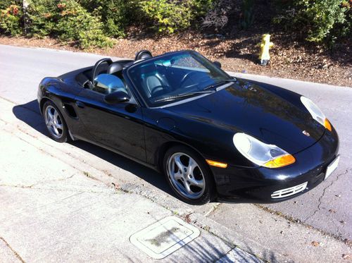 Low mileage 2000 porsche boxster roadster convertible 2-door 2.7l