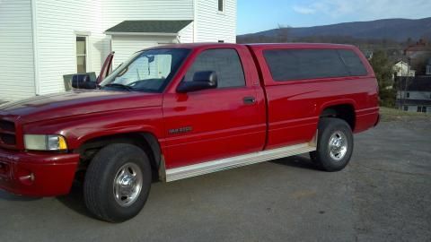 2002 dodge ram 2500 base standard cab pickup 2-door 5.9l