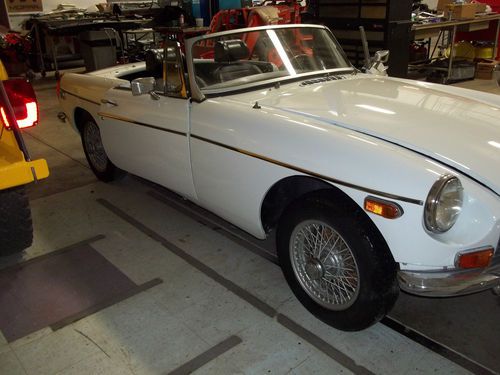 1974 mg b convertible low milage 2 owners stored 25 years