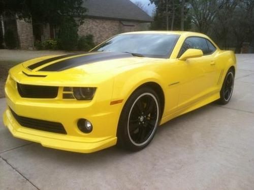 Like new fully loaded 2011 chevrolet camaro ss, always garaged kept, non-smoker