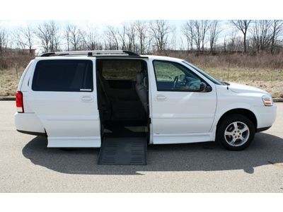 2008 chevrolet uplander handicap accessible wheelchair van side entry