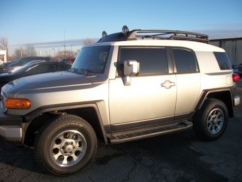 2011 toyota fj cruiser base sport utility 4-door 4.0l