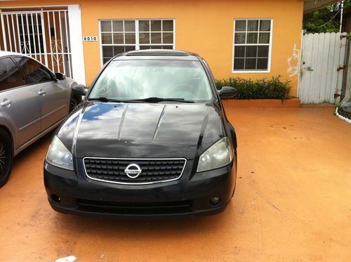 2005 nissan altima se sedan 4-door 3.5l black on black