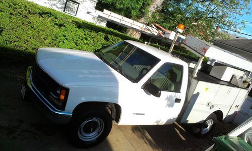 1999 chevy 3500 utility bed truck 108k from az no rust, alarm, tool storage