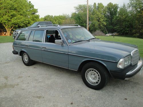 79 mercedes 300 td diesel wagon perfect daily driver 26 mpg!