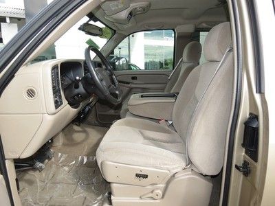 2004 CHEVROLET SILVERADO 2500HD DURAMAX DIESEL WITH ONLY 27,000 MILES ! MINT !, image 15