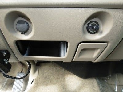 2004 CHEVROLET SILVERADO 2500HD DURAMAX DIESEL WITH ONLY 27,000 MILES ! MINT !, image 40